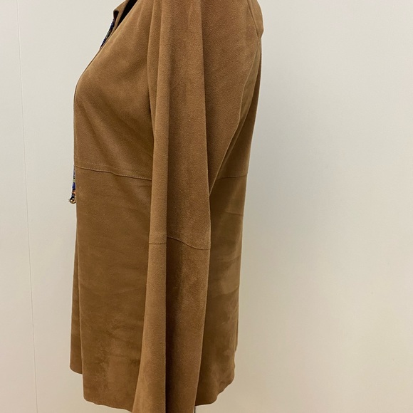 Max Studio women long sleeves blouse faux suede 
100% polyester RN# 58822 Cut# 7 - Picture 10 of 15